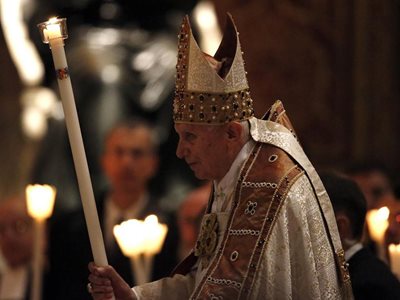 Оттеглилият се Папа Бенедикт Шестнадесети СНИМКА: Ройтерс