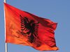 Новоизбраният председател на македонския парламент сложи албанско знаме в кабинета си