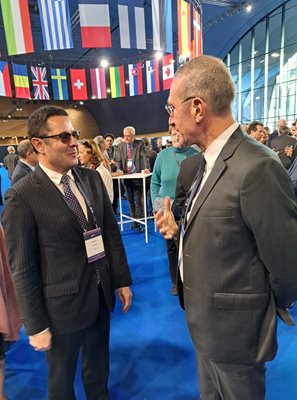 Министър Пулев с Фредерик Нурланд - директор "Международни отношения" в главната щабквартира на агенцията в Париж