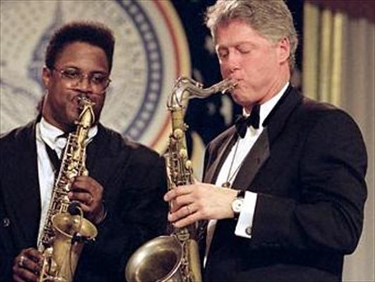 Продава се саксофонът на Бил Клинтън