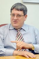 Д-р Цеков е директор на НЗОк от 2012 г., като наследи д-р Нели Нешева на поста.