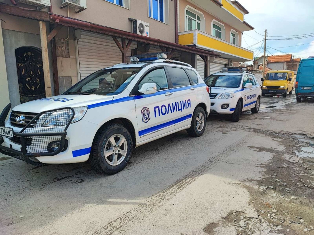 Купонджия захапа по корема полицейски служител в Пазарджик