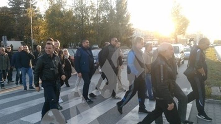 Протестиращите във Велико Търново преди дни СНИМКА: Дима Максимова