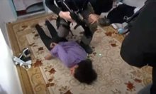 Вижте как арестуваха жената, заподозряна за атентата в Истанбул (Видео)