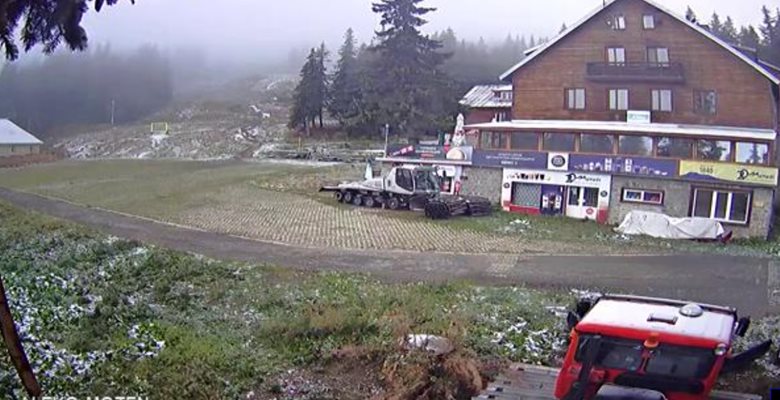 Уеб камери от хижа Алеко на Витоша. 
Кадър:weather-webcam.eu