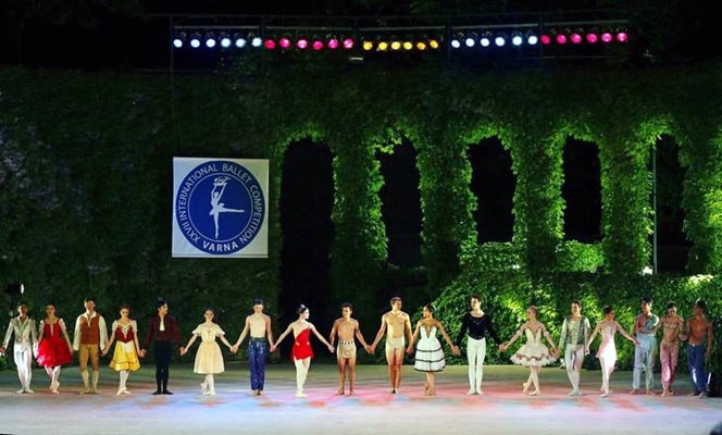 Първият в света балетен конкурс се провежда във Варна без прекъсване от 1964 година.

