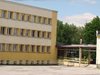 Психично болен мъж нахлу в училище в София и заплаши да се запали
