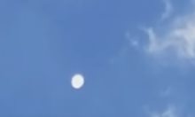 Виж загадъчна бяла аномалия - НЛО над Тексас (Видео)