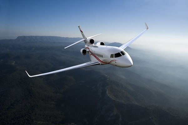 Dassault Falcon 7X лети на 11 920 км разстояние. Може да стигне до всякъде.