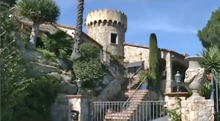 Жоро Шопа обитава тузарско имение в курортното градче Кабрера дел Мар край Барселона