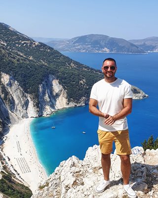 Хекимян на почивка на красивия гръцки остров