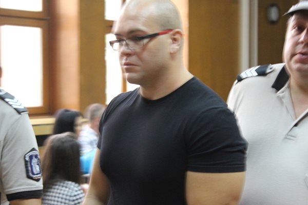 Джемал Аликанов в съдебната зала