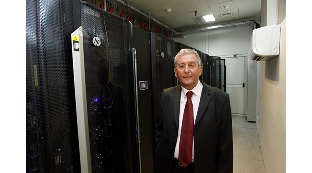 Проф. Стоян Марков прави първите суперкомпютри на България по време на социализма, днес той е сред главните архитекти на европейските. 