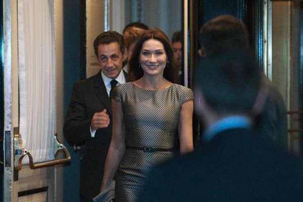 Френският президент Никола Саркози и съпругата му Карла излизат от хотела си в Ню Йорк.
СНИМКИ: РОЙТЕРС