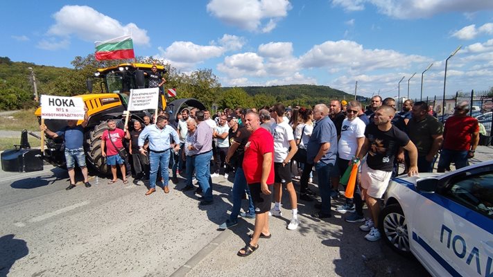 Недоволни фермери блокираха за кратко главния път за Варна край Велико Търново
СНИМКА: Архив