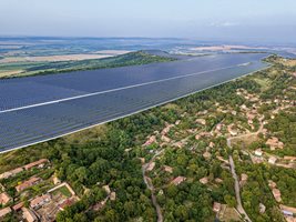 Проектът за огромната фотоволтаична централа трябваше да се реализира на над 550 дка в екологично чистия район

Снимка: Фейсбук/ „Не на ФЕЦ Вишовград"