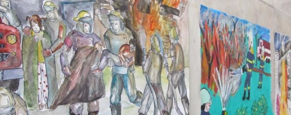 Изложба „С очите си видях бедата“ ще бъде открита днес в общинския младежки център „Захари Стоянов“ в Добрич. СНИМКА: Авторката