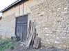 Лисици обитават уникални къщи със суха зидария в Кърпачево
