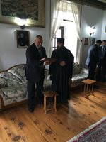 Премиерът Борисов посрещна утрото на Гергьовден в Света гора (Снимки)
