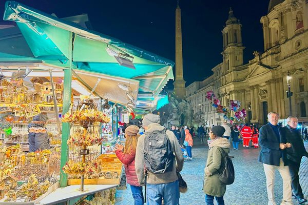 Коледният пазар на площад „Навона” Снимка: Виолина Христова