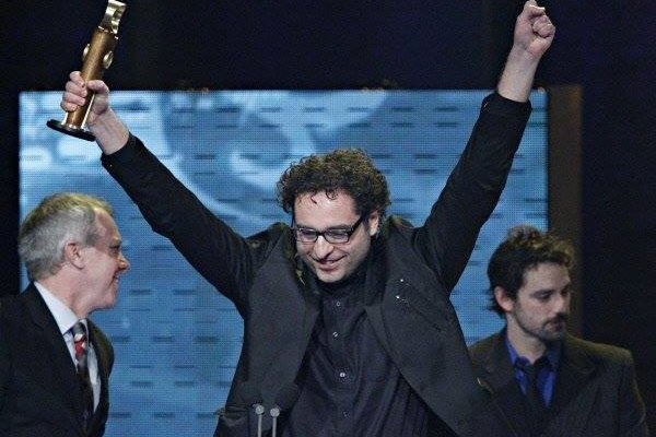 Теодор Ушев печели голямата награда за най-добър анимационен филм на наградите “Жутра” през 2011 г. Тогава грабва приза с “Дневниците на Липсет”.
