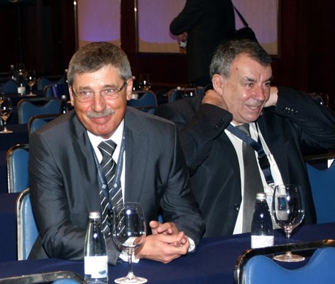 Сашо Дончев с покойния вече председател на ДКЕВР проф. Константин Шушулов