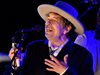 Боб Дилън най-после получи Нобеловата си награда по литература