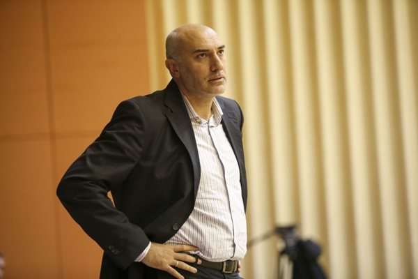 Бивш треньор на България се раздели с отбор в Косово