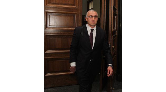 Дмитрий Корольов излиза от зала №1 на Софийския апелативен съд.