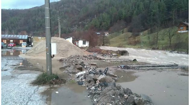 Без достъп към момента са селата Киселчово, Мугла и Водни пад. Снимки Авторът