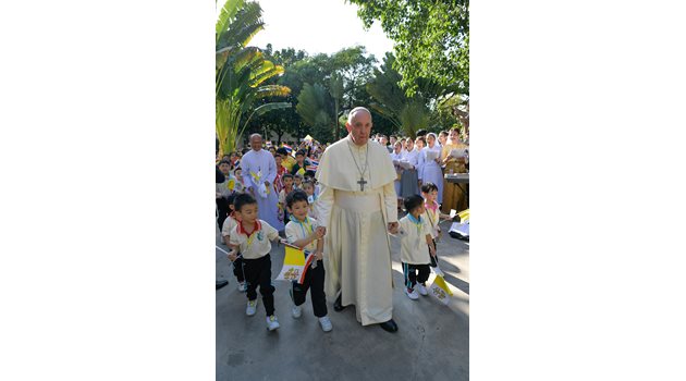 Папата в Банкок, Тайланд Снимка: Ройтерс