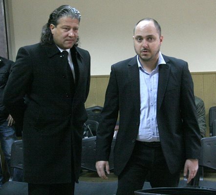 За първи път се появиха Александър Николич (вляво) и Георги Бранеков, но запазиха ледено мълчание.