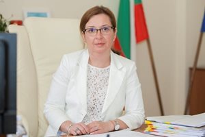 Зорница Русинова: При друга демография и икономика е правена пенсионната ни система, само вдигане на вноската не е решение