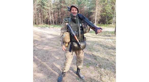 Саша воювал с гранатомет за Украйна.