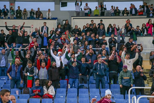 Хиляди аплодираха българските национали