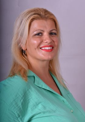 Анелия Вичева е кандидат за депутат в листата на "БСП за България" в Бургас