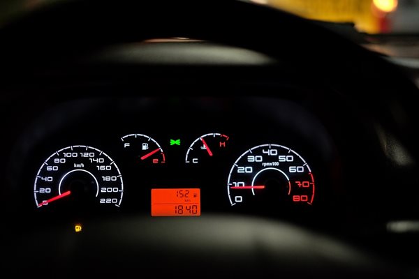 Колко е спирачният път, ако караме с 50, 60 и със 70 км в час и как да реагираме в рискова ситуация на пътя?
Снимка; Пиксбей