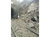 Паднала скала спря влаковете в междугарието Долна Махала – Карлово