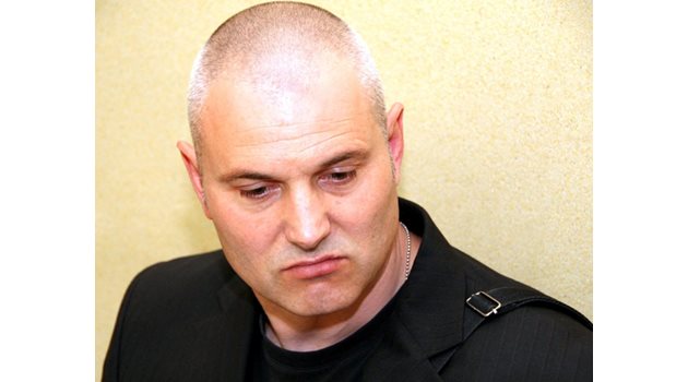 Петко Лисичков в Бургаския окръжен съд през април 2011 г.