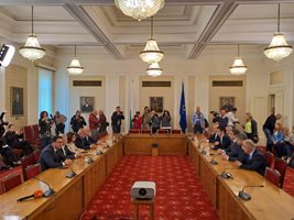 Лидерската среща между ГЕРБ-СДС и ПП-ДБ СНИМКА: ВЕЛИСЛАВ НИКОЛОВ