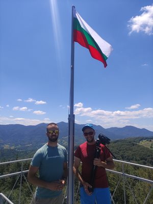 Гледките от новата вишка спират дъха.