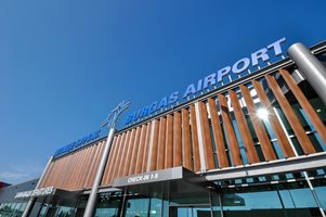 Ремонт затваря летището в Бургас през март