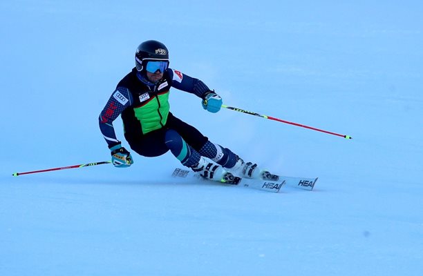 Звездата ни в алпийските ски Алберт Попов направи тренировъчно спускане в Банско и призна, че пистата е трудна и изморителна.

СНИМКИ: КОСТАДИН АНДОНОВ