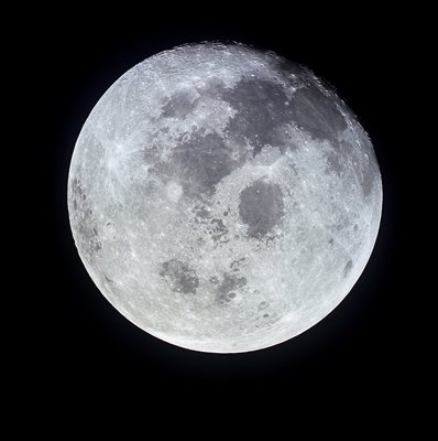 НАСА търси лед на Луната