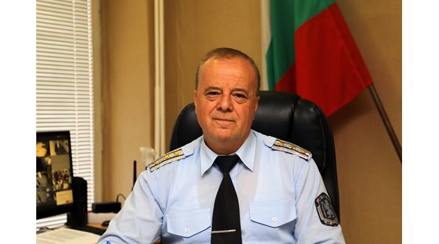 Комисар Тенчо Тенев по времето, когато бе началник на отдел "Пътна полиция" в СДВР СНИМКА: ГЕОРГИ КЮРПАНОВ