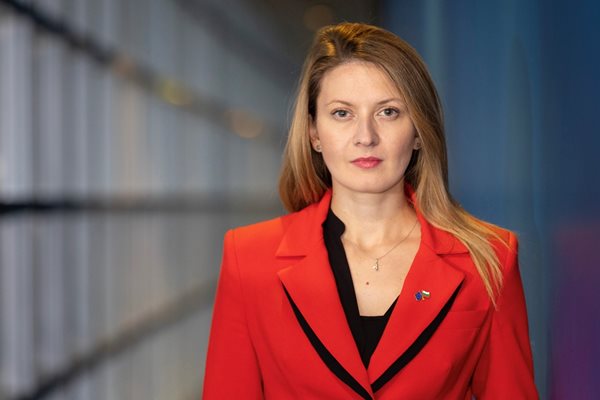 Цветелина Пенкова е евродепутат от БСП.