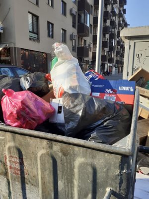 Всекидневна е гледката, твърдят жители в Оазис 3.