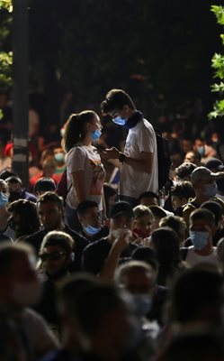 Кадри от демонстрациите в Белград, Сърбия: Ройтерс