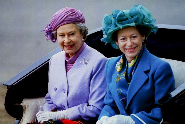 Кралица Елизабет II и сестра й принцеса Маргарет СНИМКА: Ройтерс