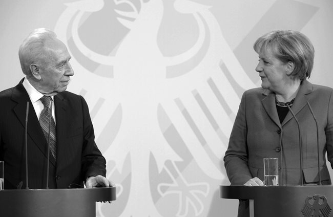 С германския канцлер Ангела Меркел в Берлин. Амос бен Гершом/GPO